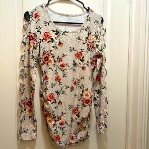 Maternity top. Size SMALL